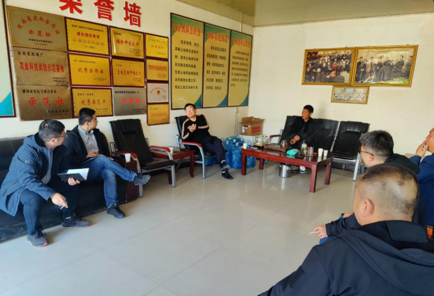 河南省和江苏省农机推广站领导到我市调研烘干机发展现状及使用情况